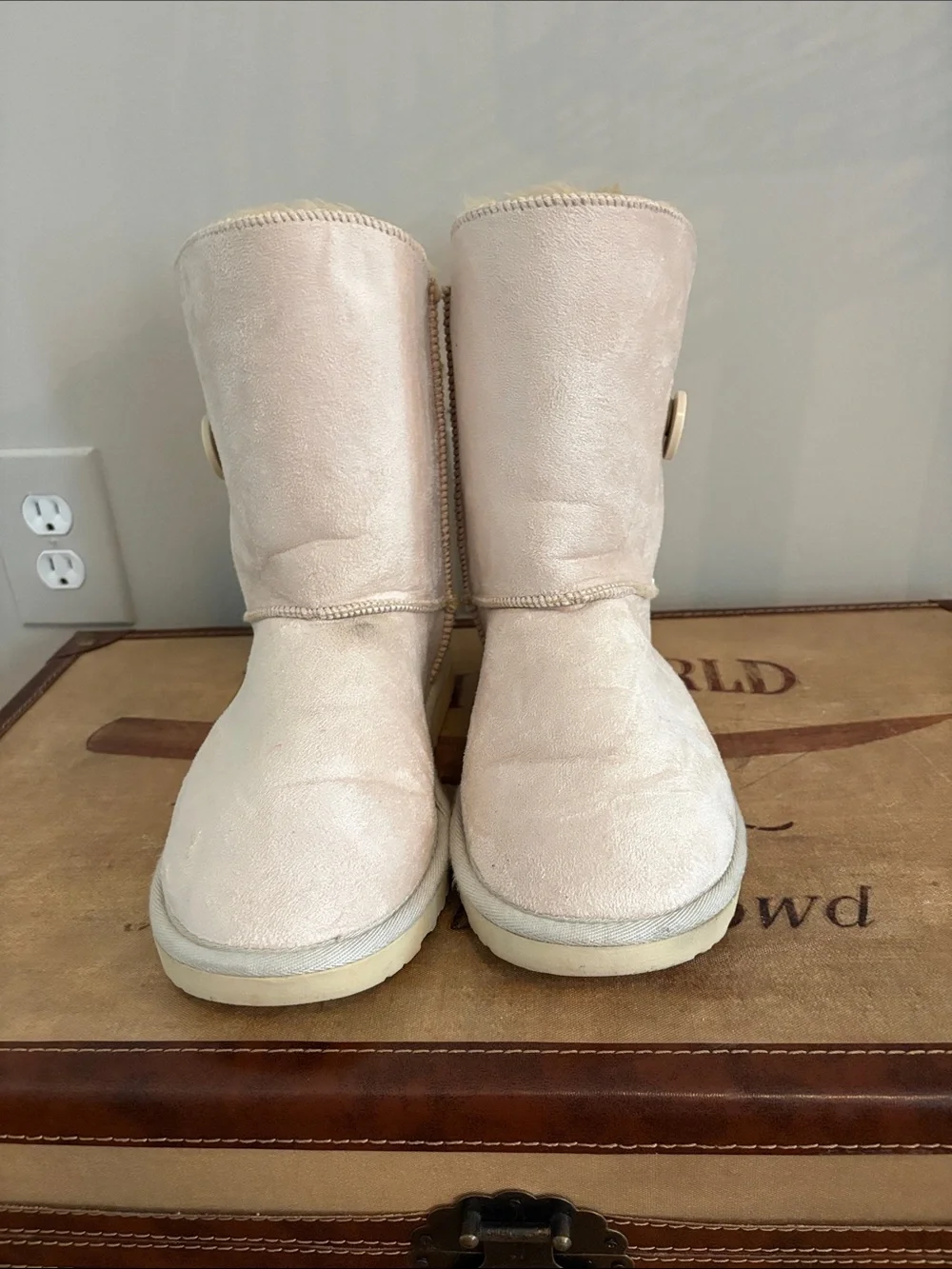 UGG Women's Button Short Boots Cream Colored